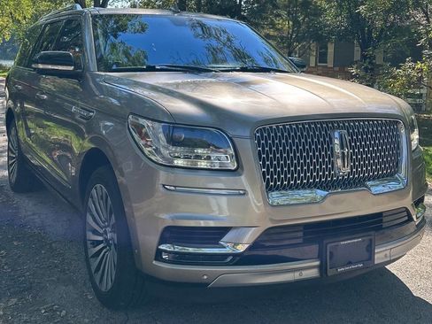 Used 2018 Lincoln Navigator Reserve w/ Technology Package image 4