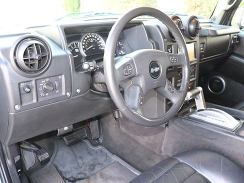 Used 2005 HUMMER H2 w/ Preferred Equipment Group image 22