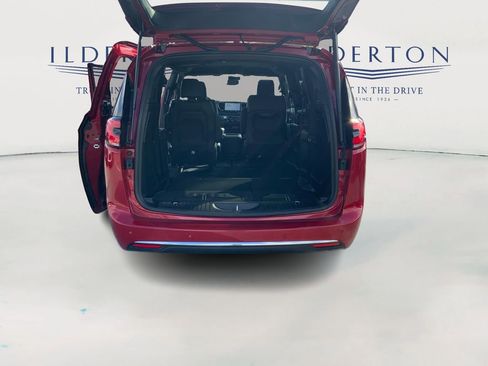 New 2026 Chrysler Pacifica Select image 11