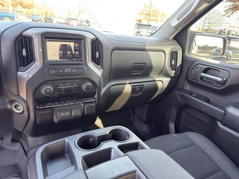 Used 2022 Chevrolet Silverado 1500 Custom image 25