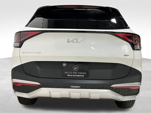 Used 2024 Kia Sportage LX image 6