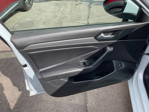 Used 2019 Volkswagen Jetta SE image 21