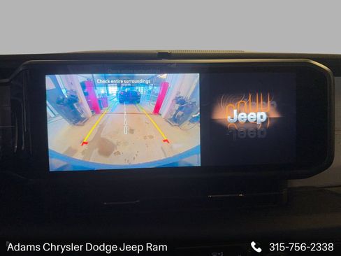 Used 2025 Jeep Wrangler Unlimited Sahara AWD/4WD image 17