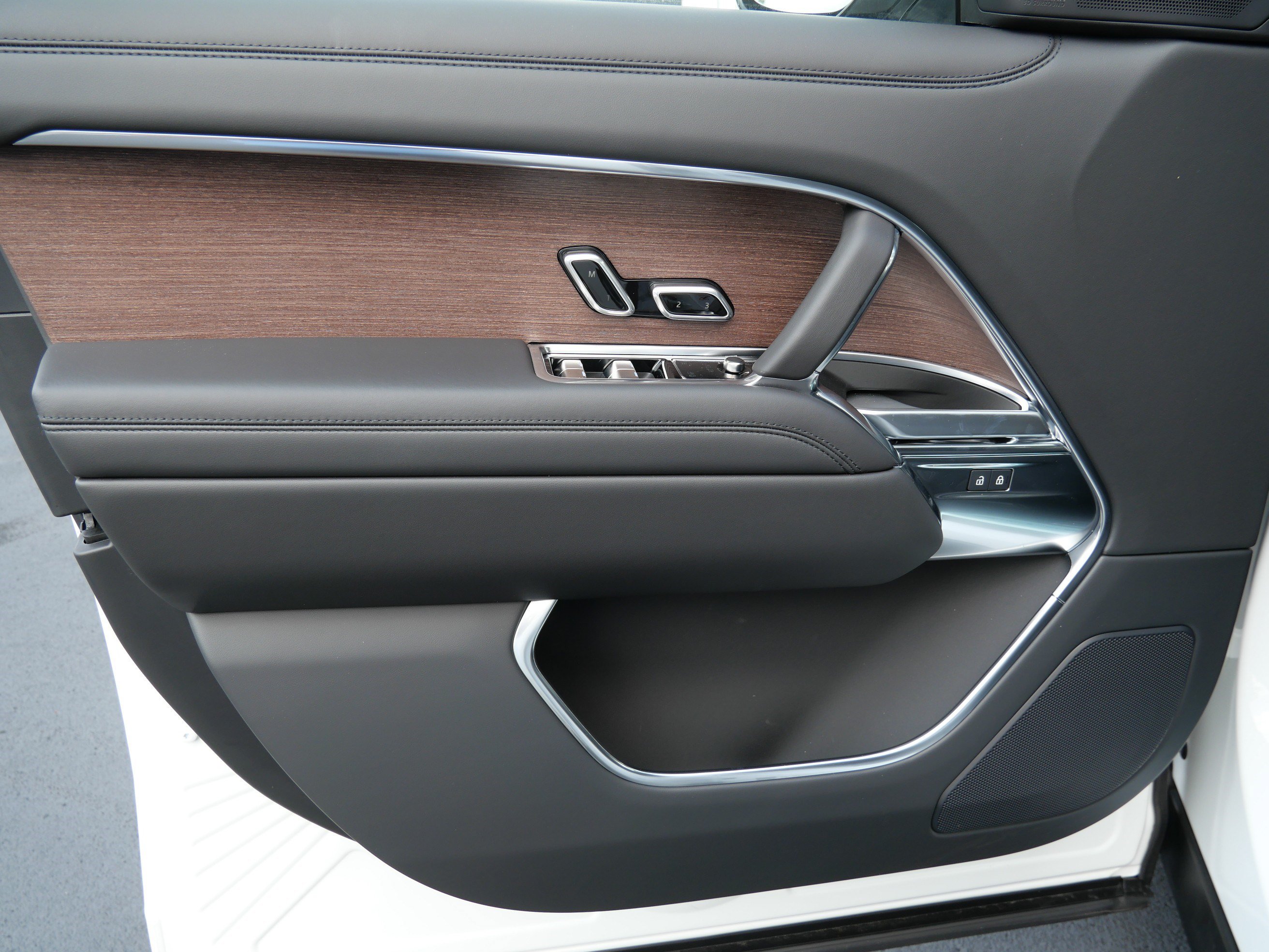 New 2026 Land Rover Range Rover SE AWD/4WD image 4