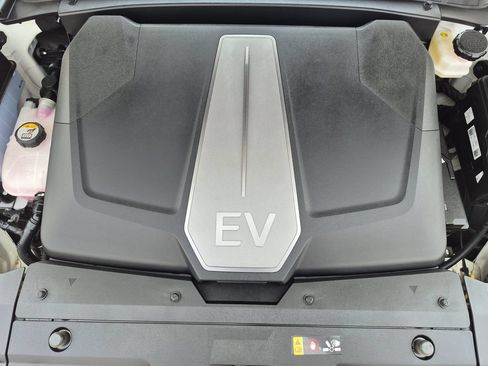 Certified 2024 Kia EV6 Light AWD/4WD image 17