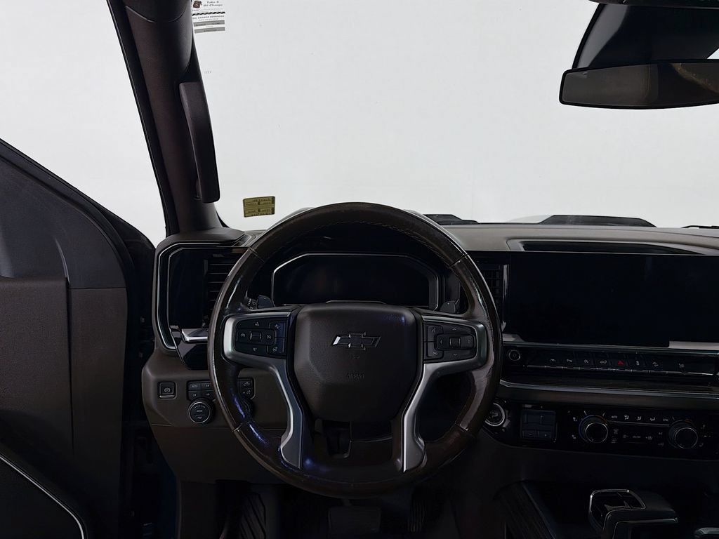 Used 2022 Chevrolet Silverado 1500 LT Trail Boss w/ LT Trail Boss Premium Package AWD/4WD image 21