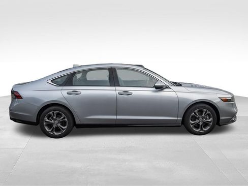 Used 2023 Honda Accord EX-L image 3