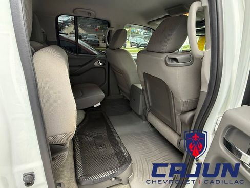 Used 2014 Nissan Frontier SV RWD image 19