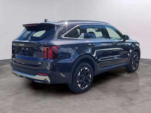 Certified 2025 Kia Sorento S AWD/4WD image 4
