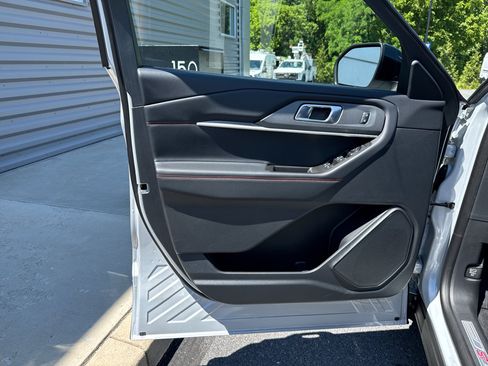 New 2026 Ford Explorer ST-Line AWD/4WD image 25
