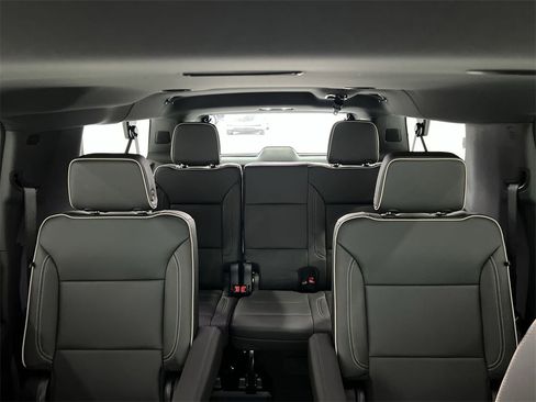 New 2025 Chevrolet Suburban Premier image 34