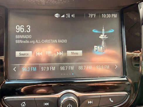 Used 2017 Chevrolet Trax LT AWD/4WD image 35