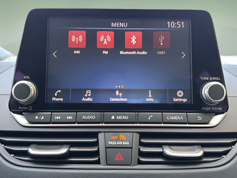 Used 2025 Nissan Altima 2.5 S FWD image 22