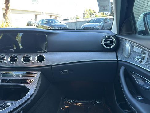 Used 2022 Mercedes-Benz E 350 Sedan image 11