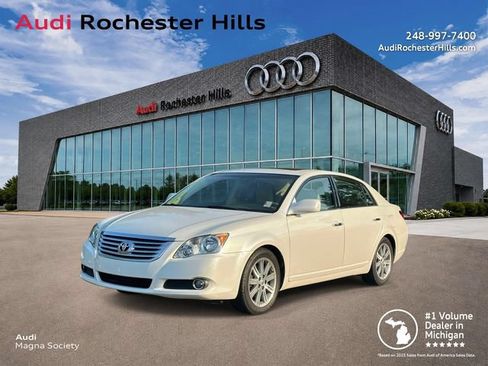 Used 2010 Toyota Avalon Limited FWD image 1
