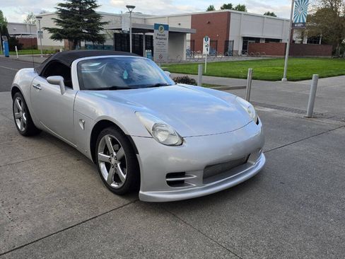 Used 2008 Pontiac Solstice GXP w/ Premium Package RWD image 3