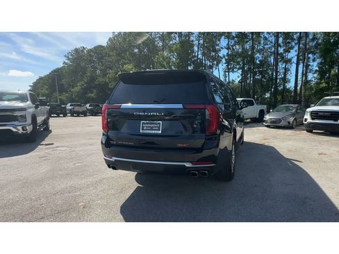 Certified 2025 GMC Yukon XL Denali AWD/4WD image 8