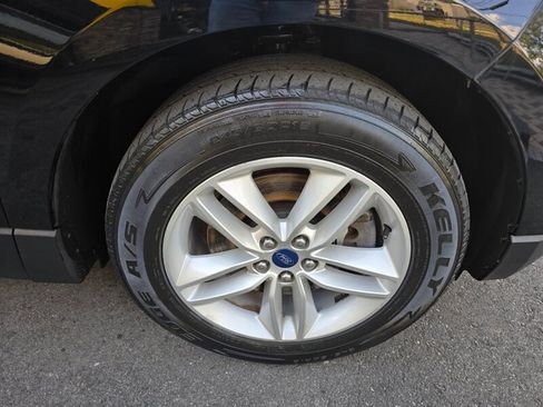 Used 2018 Ford Edge SEL w/ Equipment Group 201A AWD/4WD image 28