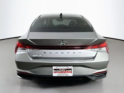 Used 2023 Hyundai Elantra SEL FWD image 6