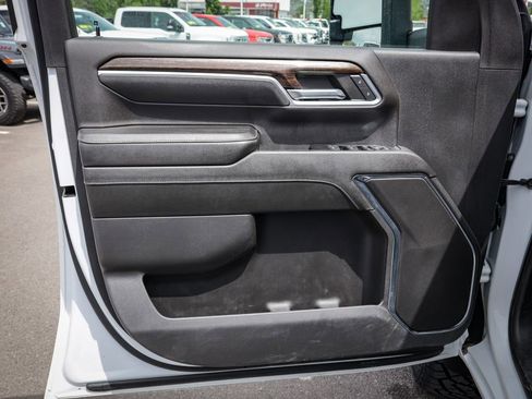 Used 2024 GMC Sierra 3500 SLE w/ SLE Convenience Package AWD/4WD image 15