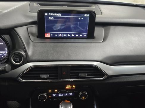 Used 2018 MAZDA CX-9 Touring image 26