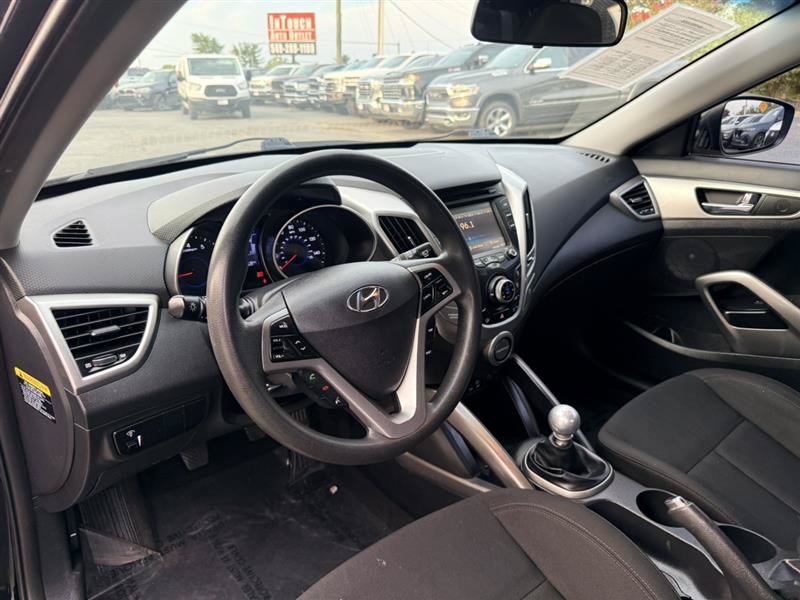 Used 2016 Hyundai Veloster FWD image 20
