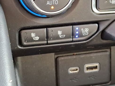 Used 2021 Chevrolet Suburban High Country w/ Premium Package image 32