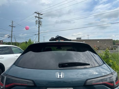 Used 2024 Honda HR-V Sport image 9