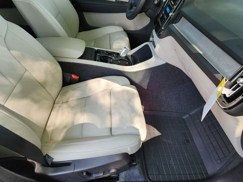 New 2026 Volvo XC40 B5 Ultra w/ Protection Package Premier image 14