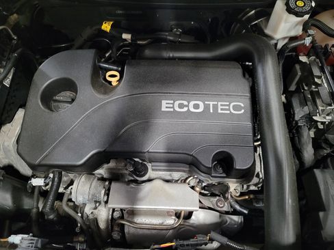 Used 2020 Chevrolet Equinox LS w/ LPO, Cargo Package FWD image 30