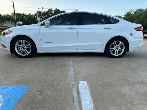 Used 2018 Ford Fusion SE w/ Equipment Group 602A FWD image 6
