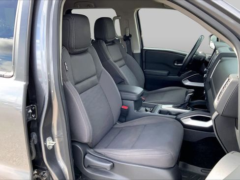 Used 2023 Nissan Frontier SV w/ SV Convenience Package RWD image 9