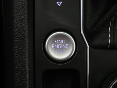 Used 2021 Volkswagen Atlas SE image 42