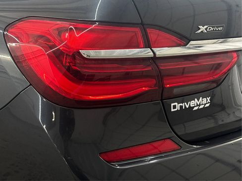 Used 2019 BMW 750i xDrive 750i xDrive Sedan 4D w/ Executive Package image 34