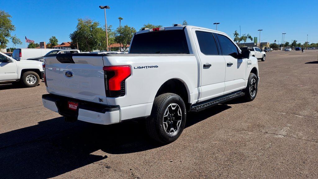 Used 2022 Ford F150 Lightning XLT AWD/4WD image 11