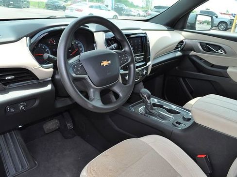 Used 2023 Chevrolet Traverse LS w/ Safety Package FWD image 9