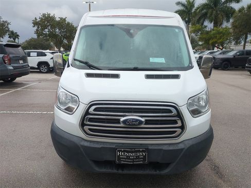 Used 2018 Ford Transit 350 XLT image 4