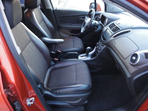 Used 2015 Chevrolet Trax LT w/ LT Plus Package AWD/4WD image 31