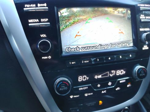 Used 2017 Nissan Murano S image 9