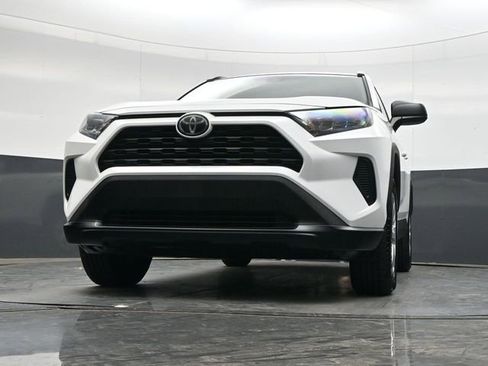 Used 2020 Toyota RAV4 LE image 29