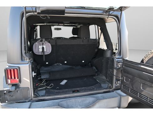 Used 2018 Jeep Wrangler Unlimited Sport S AWD/4WD image 15