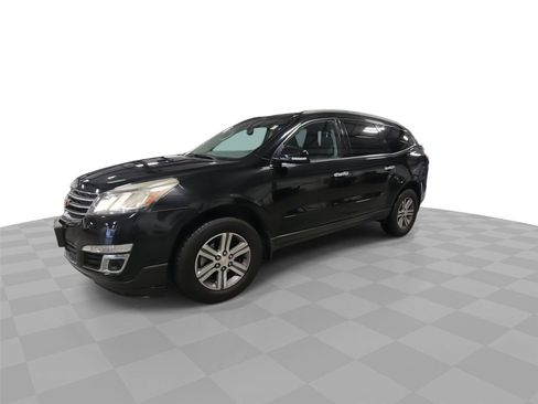 Used 2017 Chevrolet Traverse LT FWD image 4