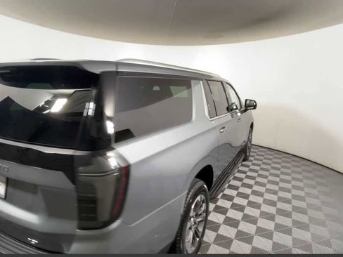 New 2026 Chevrolet Suburban LT w/ Comfort Package image 16