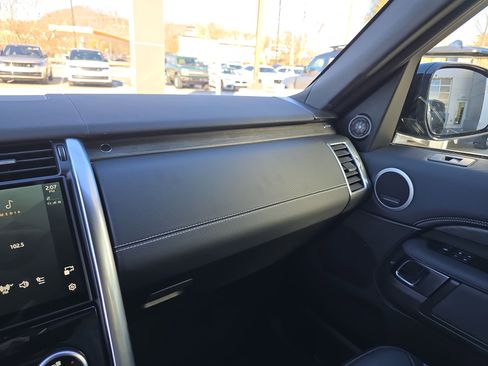 Certified 2021 Land Rover Discovery HSE R-Dynamic image 26