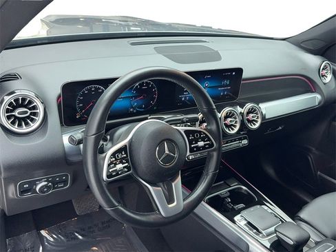 Used 2020 Mercedes-Benz GLB 250 w/ Premium Package image 14
