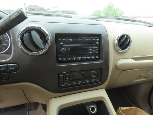 Used 2005 Ford Expedition Eddie Bauer RWD image 27