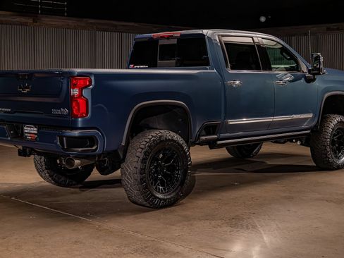 Used 2024 Chevrolet Silverado 2500 High Country AWD/4WD image 10
