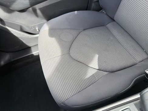 Used 2022 Toyota Highlander LE AWD/4WD image 30