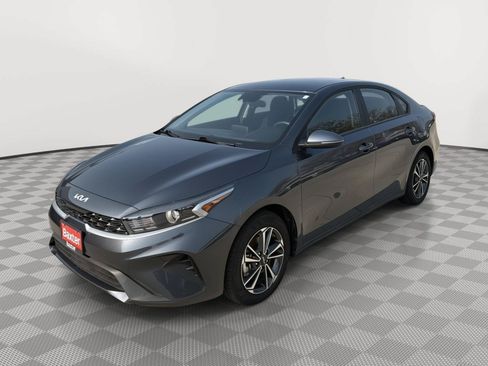 Used 2024 Kia Forte LXS w/ LXS Technology Package FWD image 3