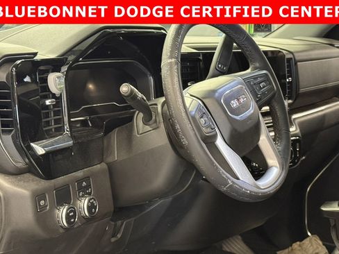 Used 2022 GMC Sierra 1500 SLE image 3